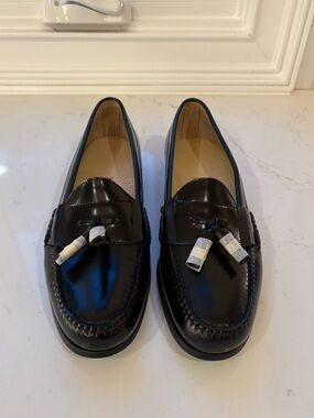 NWT Cole Haan Pinch Tassel Loafer. Black leather. Size 11.